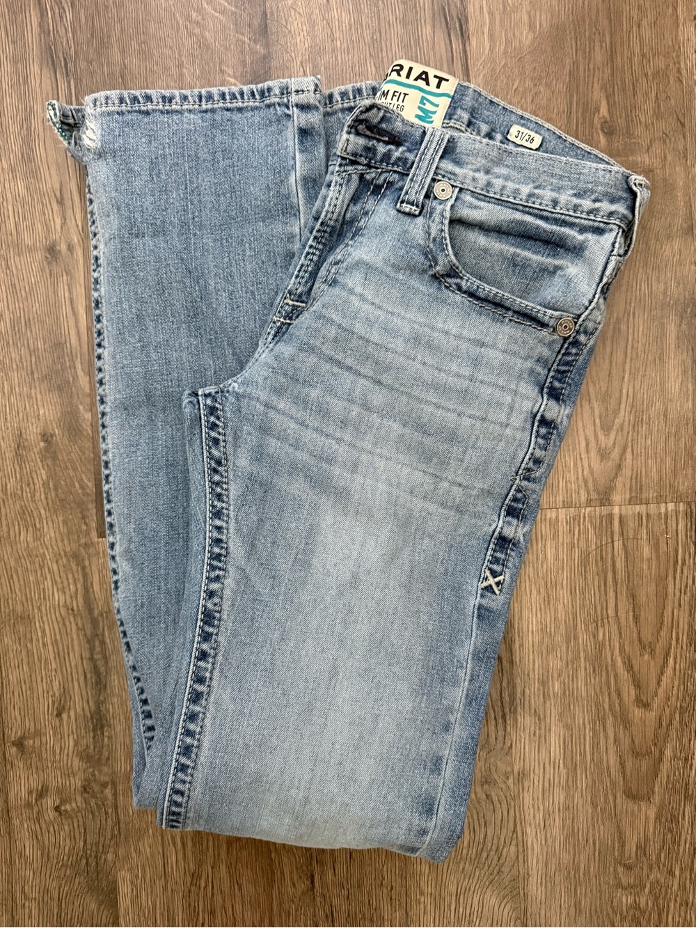 Ariat Denim Men’s Slim Fit Straight Leg M7 Light Wash Jeans Size 31x36